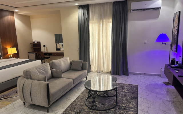 Garden City Hotel