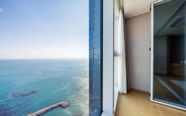 LCT Residence Y Collection