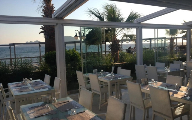 Dragut Point North Hotel