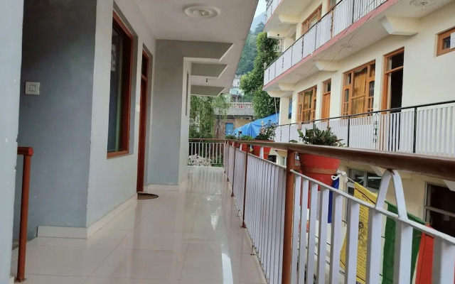 Hotel Adventure Inn 20 Metre from Swimming Pool