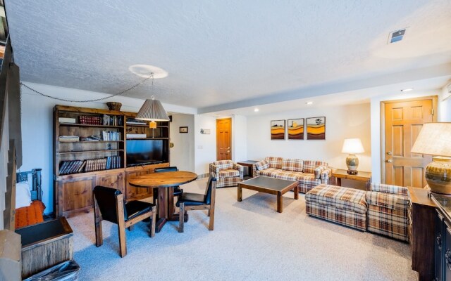 Temptation 8 3 Bedroom Condo