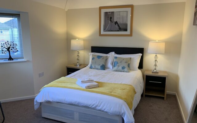 6 Bed House with 2 En-Suites