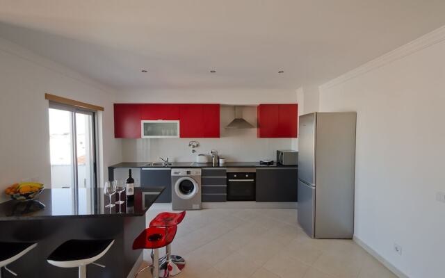 Modern 2 Bed Apartment 5km Carvoeiro