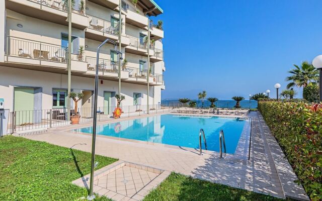 Residenza Miralago With Pool - Penthouse With Lake View