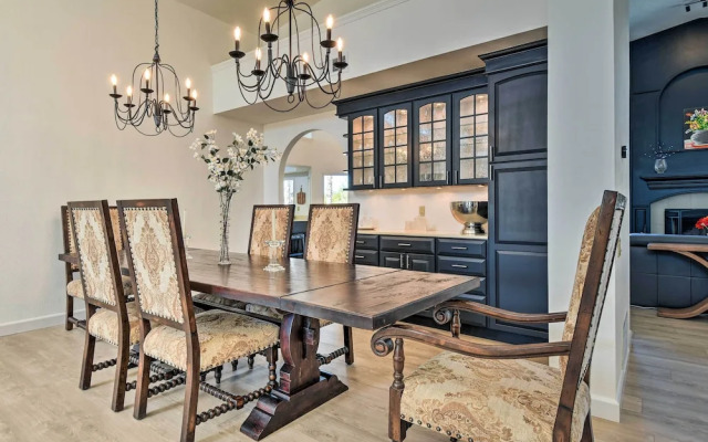 Heated Saltwater Pool: Spacious Home in Scottsdale