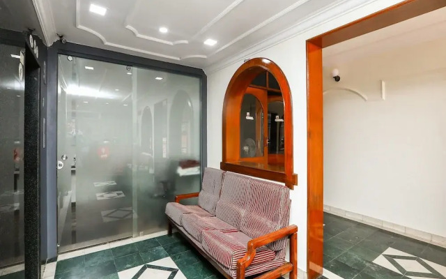 OYO 17056 Hotel Chandra Palace