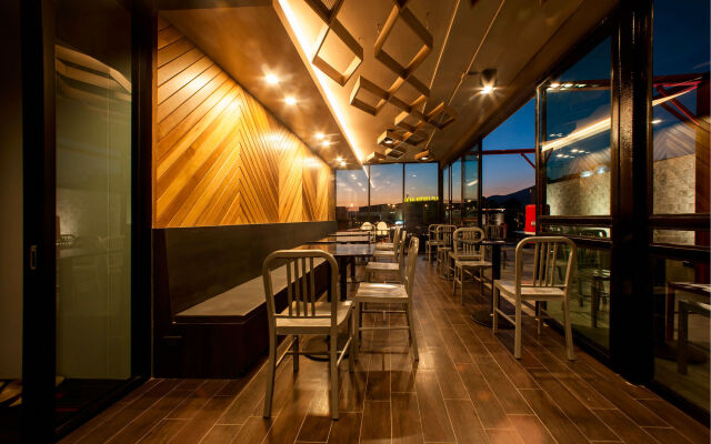 We Terminal Hotel