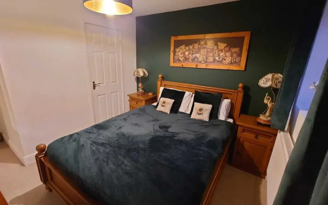 Lovely Rooms in a Quiet Place of Woking