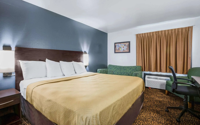 Econo Lodge Milwaukee Airport
