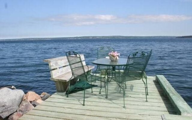 A Boat to Sea Bed & Breakfast