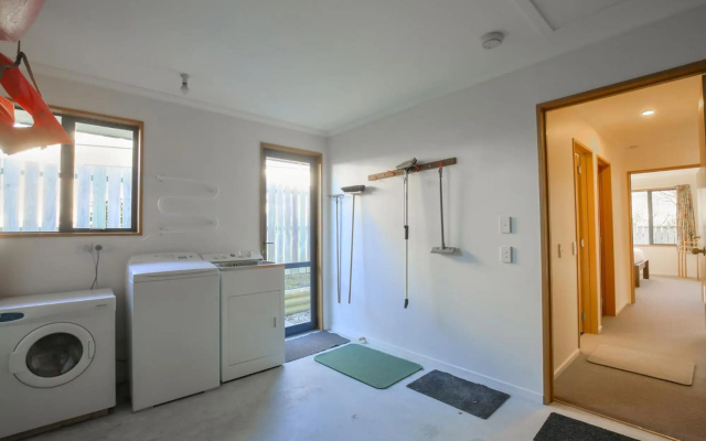 MEAD115B - Mountain Views from Meadowstone – Guest Rooms – Wanaka