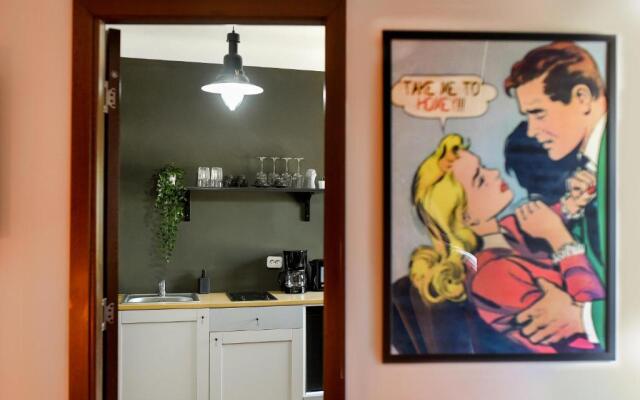 THE POP ART Experience Central Studio - Homey Residence