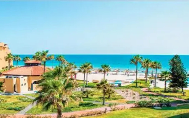 Sea-esta Condo On The Beach