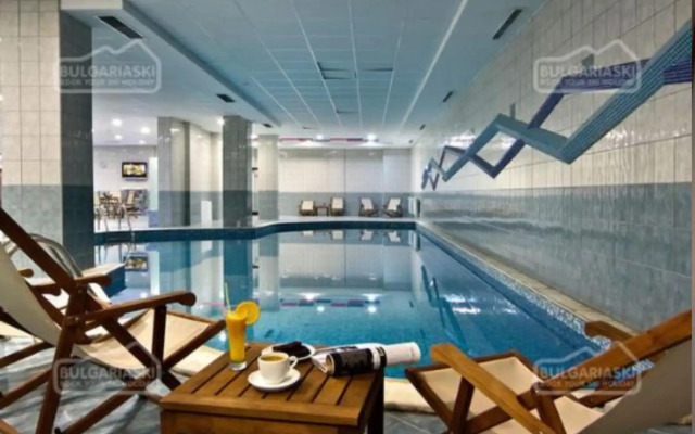 Flora Ski-slope Studio Apartment