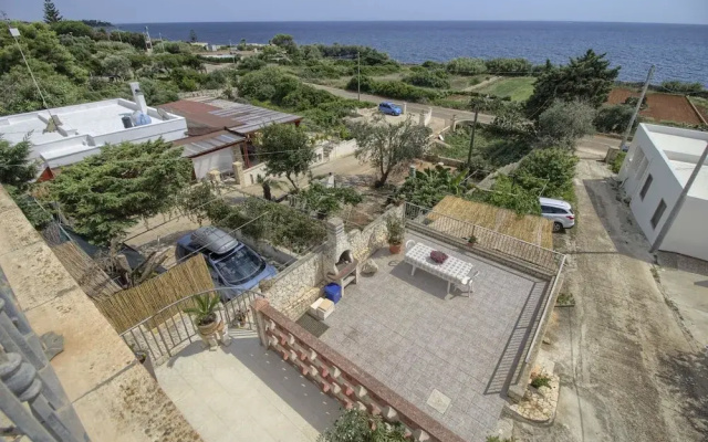 Polo - Relax Front Sea House