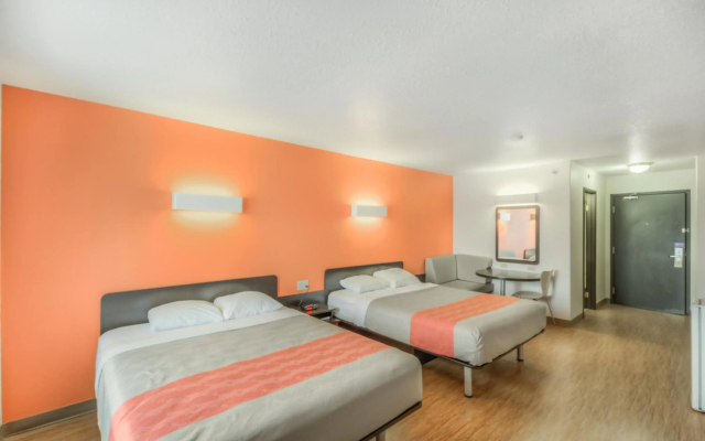 Motel 6 Regina, SK