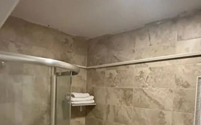 Plus Park Suite & Hotel