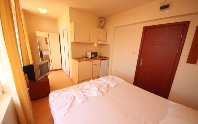 Rainbow 2 - Menada Apartments