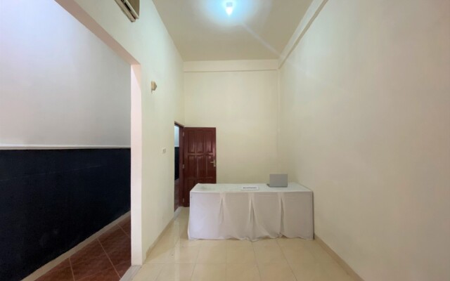 RedDoorz near GOR Lagaligo Palopo