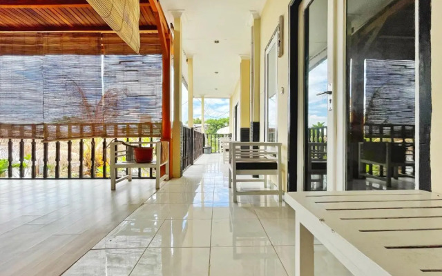 Gili White Bamboo Resort