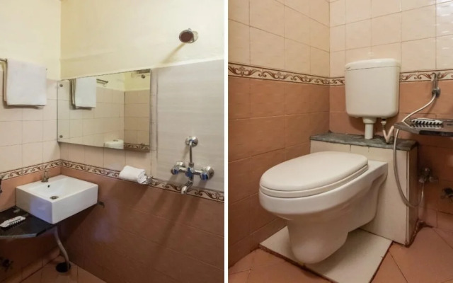 Hotel Shreenath Palace By OYO Rooms