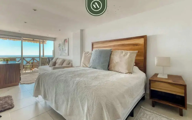 Amazing 3 BR Penthouse With Beachclub