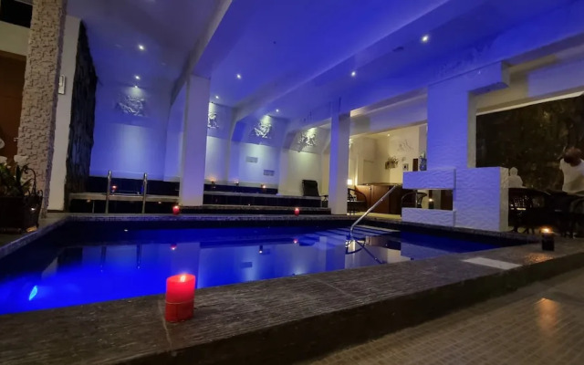 Sanchez hotel Spa by Chat Noir