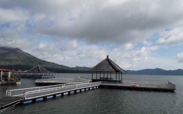 Batur Lakeside Huts