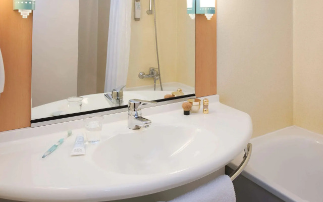 ibis Paris Pantin Eglise