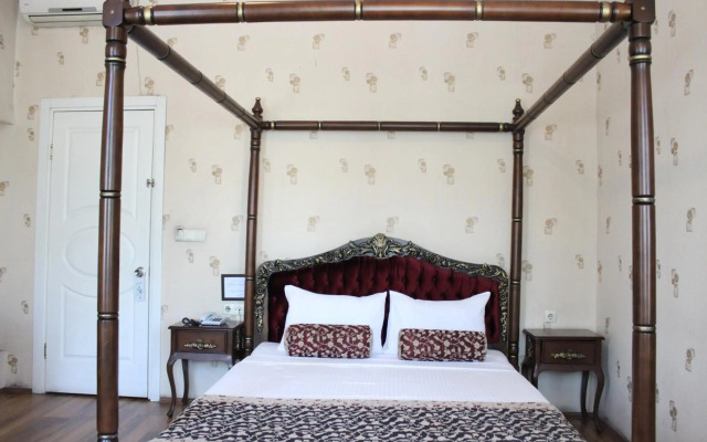 Santa Hill Hotel