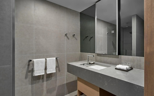 Courtyard By Marriott Melbourne Flagstaff Gardens