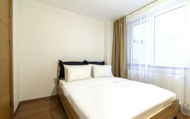 Pleasant Flat Close to Various Malls in Seyrantepe