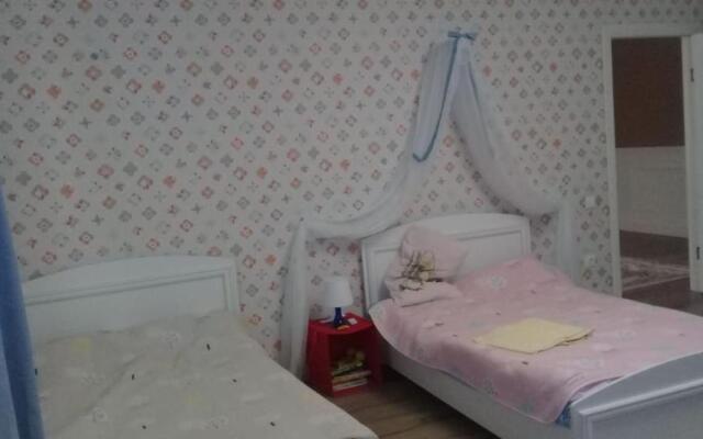 Guesthouse On Ashimbaeva 23