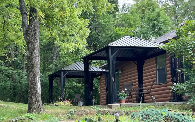 Walnut Waters Bed & Breakfast