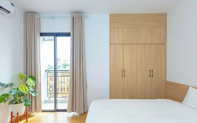 Lumi West Lake Apartment