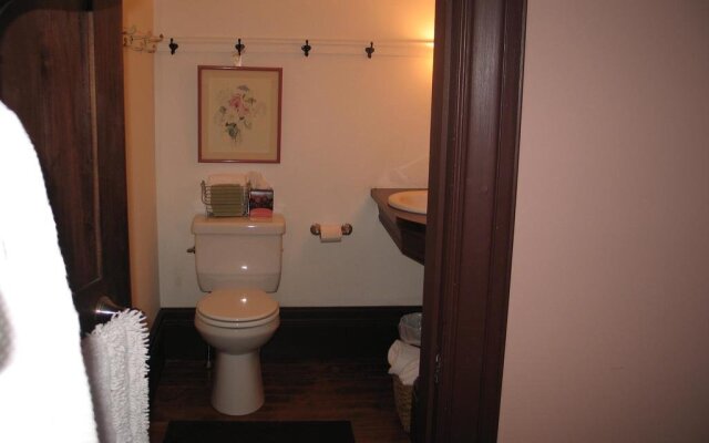 Estabrook House Bed and Breakfast