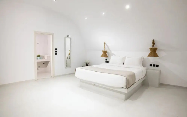 Cliff Aura Suites