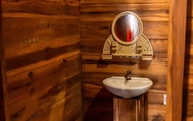 The Mompe Hostal Beach