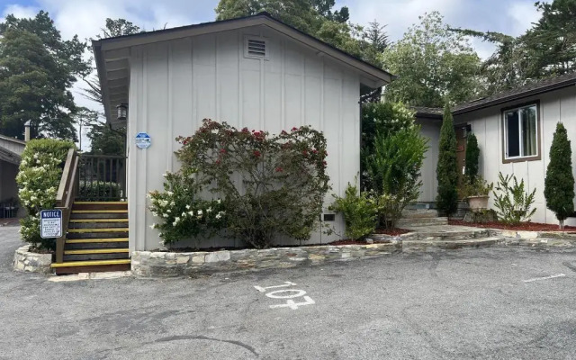 Carmel Resort Inn