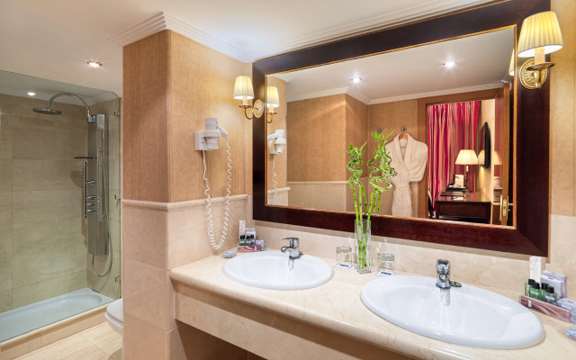 H10 Corregidor Boutique Hotel