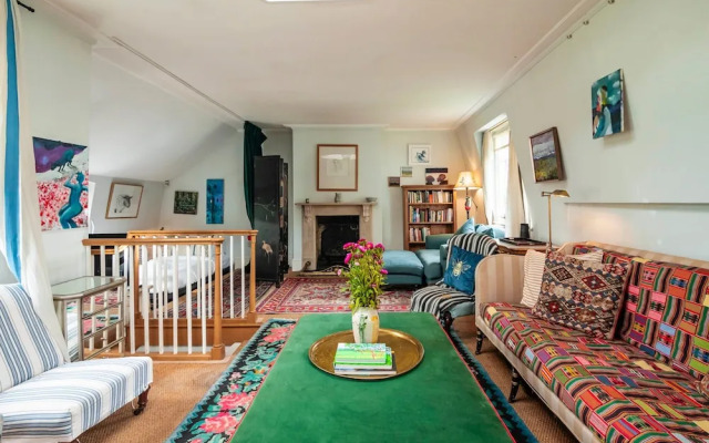 The Kensington Gatehouse - by Out of Office Lifestyle