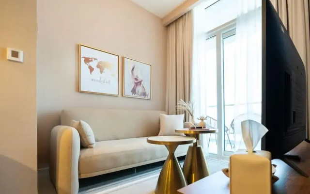 Canal View 1BR Near Dubai Mall
