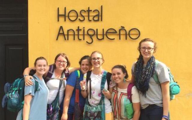 Hostal Antigueño - Hostel