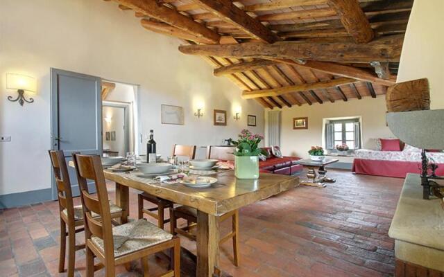 Casaglia 2 · Apartment With Shared Pool
