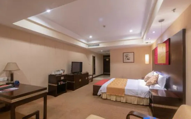 Royal Hotel