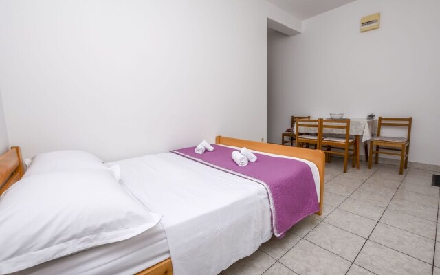Studio Apartments Ivica