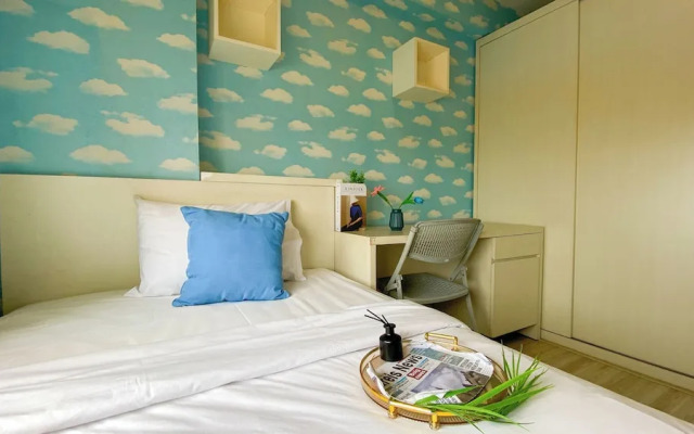 Warm And Homey 2Br At Green Bay Pluit Apartment