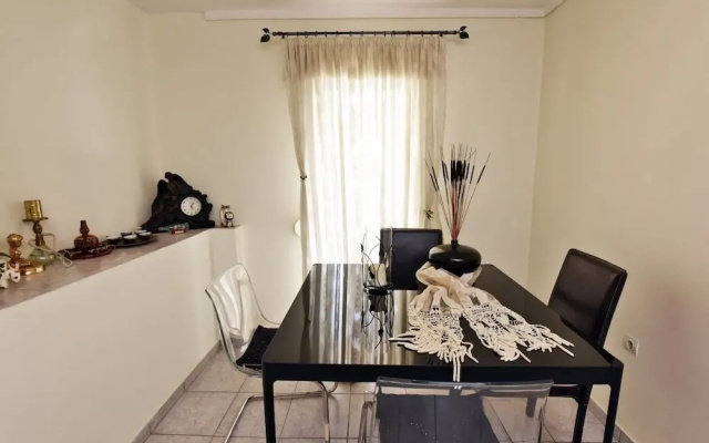 Demi Maisonette