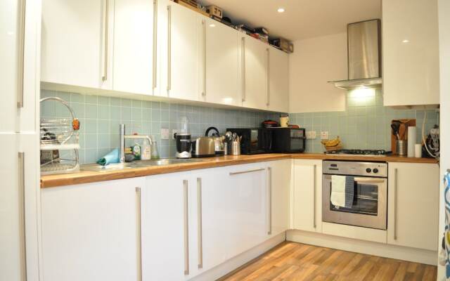 Modern 1 Bedroom Apartment in Central Location London