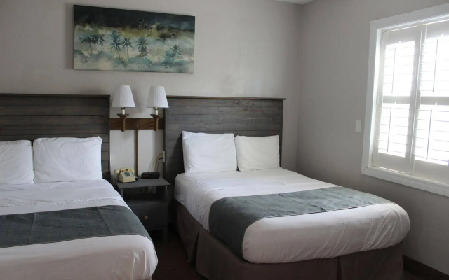 Shoreline Suites & Cabana Cottages